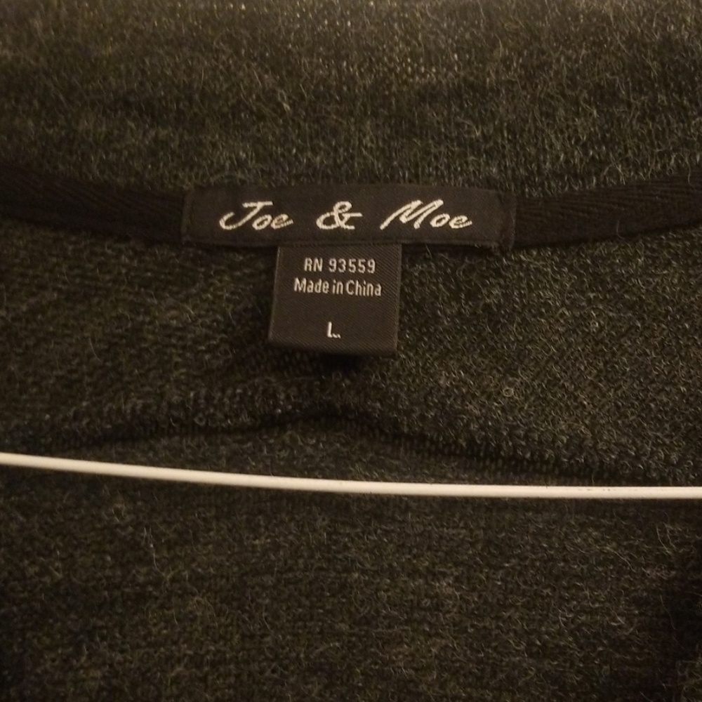 Nwt large dark grey short sleeve vneck sweater - Picture 3 of 6